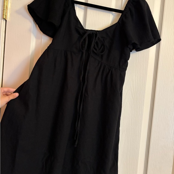 Black Linen Dress with Pockets - Picture 3 of 4